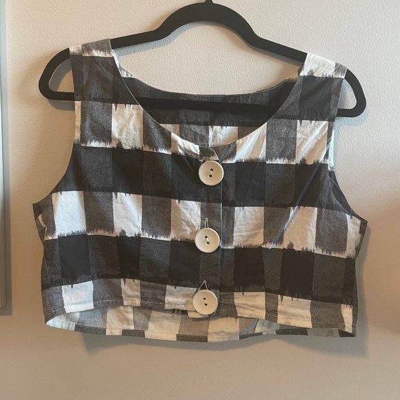 Urban Outfitters Black and White Crop Top with Button Back - Picture 2 of 5